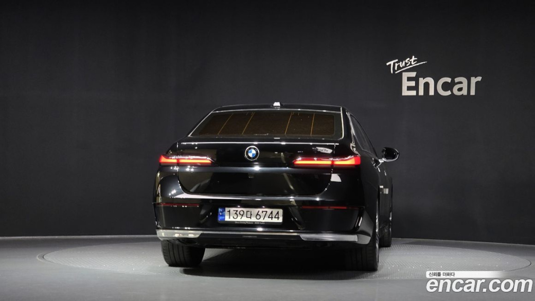 BMW 7-Series 740i sDrive Design Pure Excellence, 2023