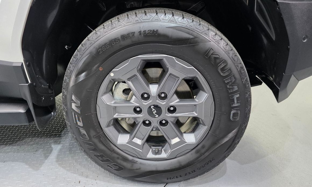 Kia Tasman 2.5T Gasoline 4WD, 2026