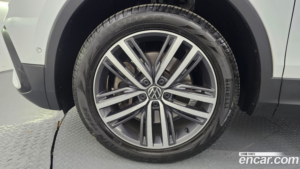 Volkswagen Tiguan 2.0 TSI Prestige, 2023