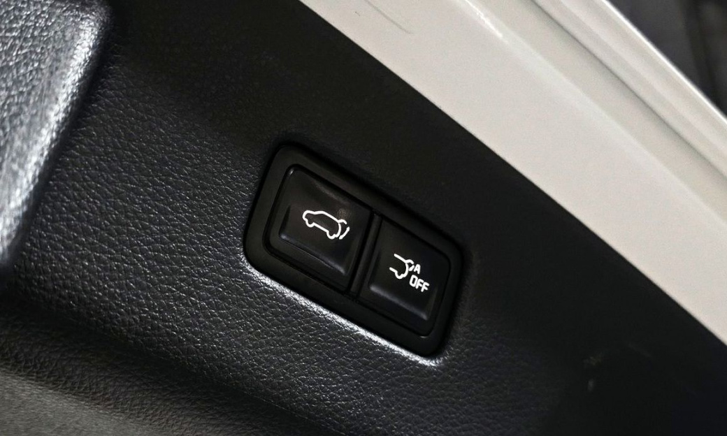 Kia Carnival 9-Seater Signature, 2023