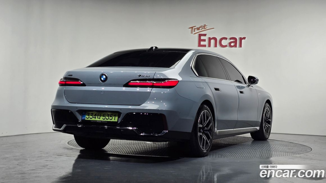 BMW 7-Series 740d xDrive M Sport, 2025
