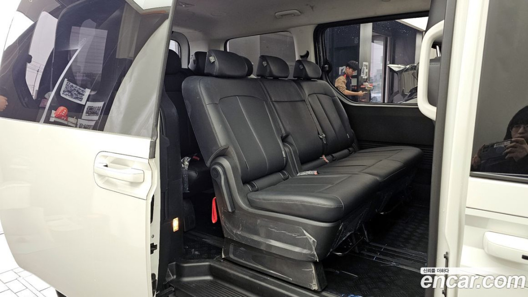 Hyundai Staria Tourer 9-Seater, 2025