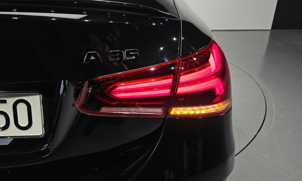Mercedes-Benz A-Class AMG A35 4MATIC Sedan, 2022