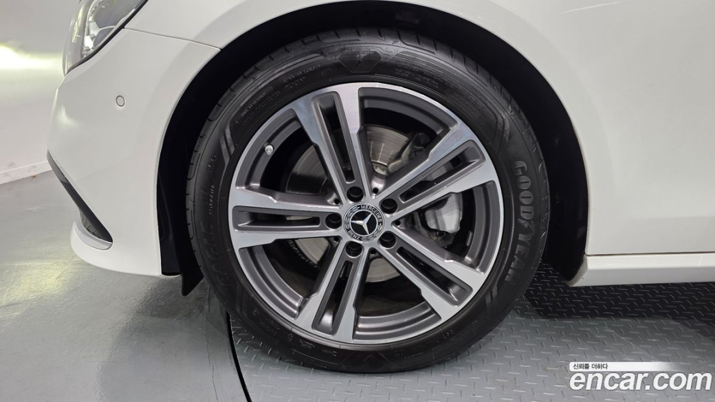 Mercedes-Benz E-Class E250 Avantgarde, 2023