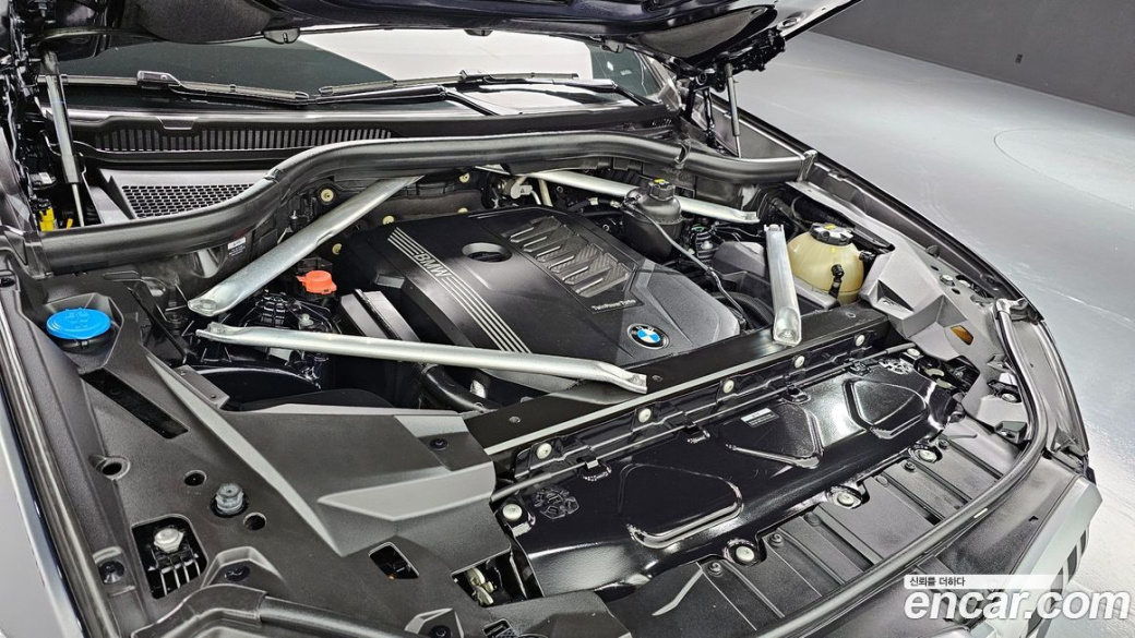 BMW X6 xDrive40i M Sport, 2022