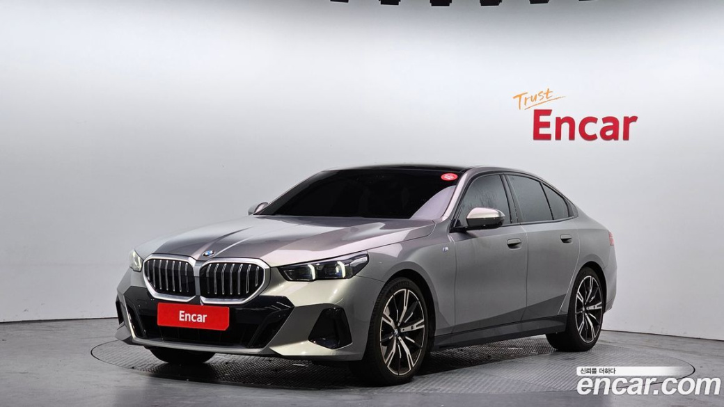BMW 5-Series 530i xDrive M Sport, 2025