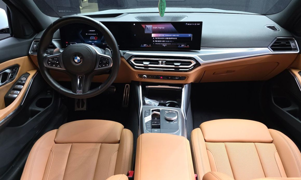 BMW 3-Series 320i M Sport, 2023