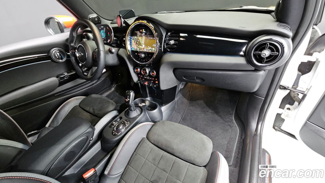 Mini Cooper JCW, 2024