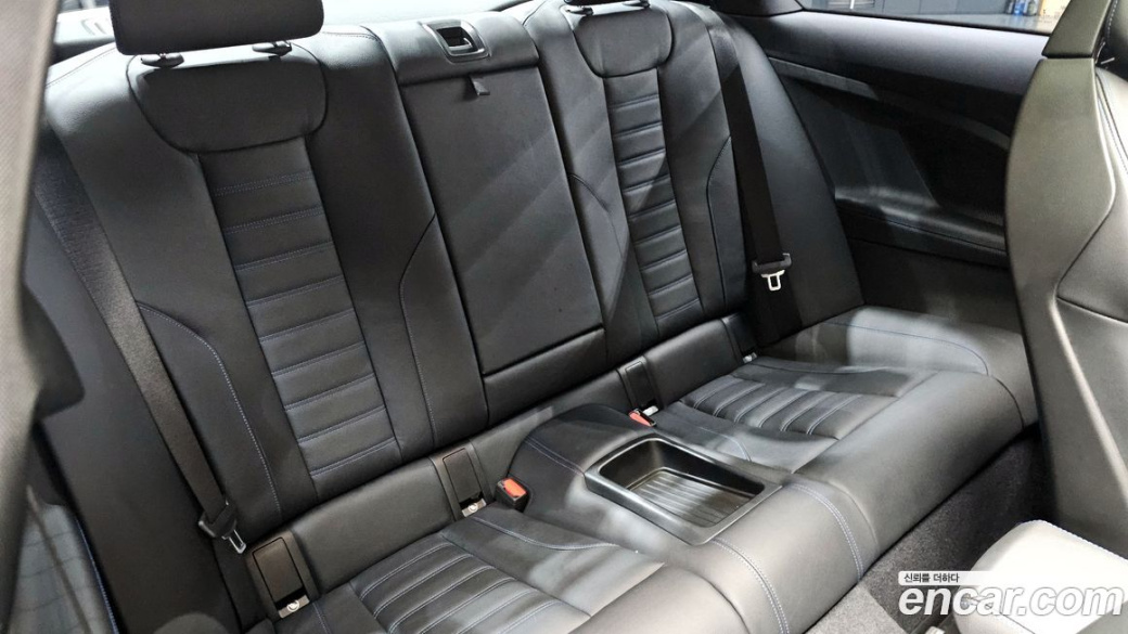 BMW 2-Series M240i xDrive Online Exclusive Coupe, 2023