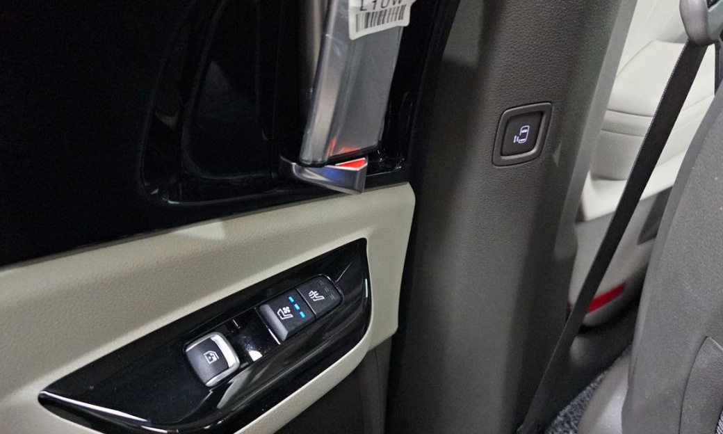 Kia Carnival 9-Seater Signature, 2023