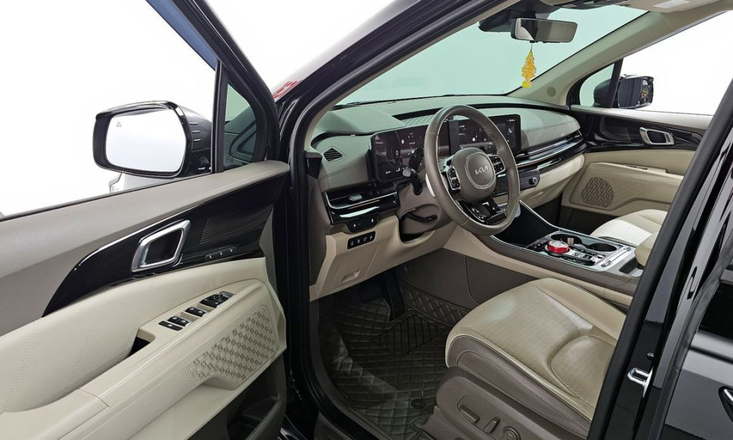 Kia Carnival 9-Seater Gravity, 2025