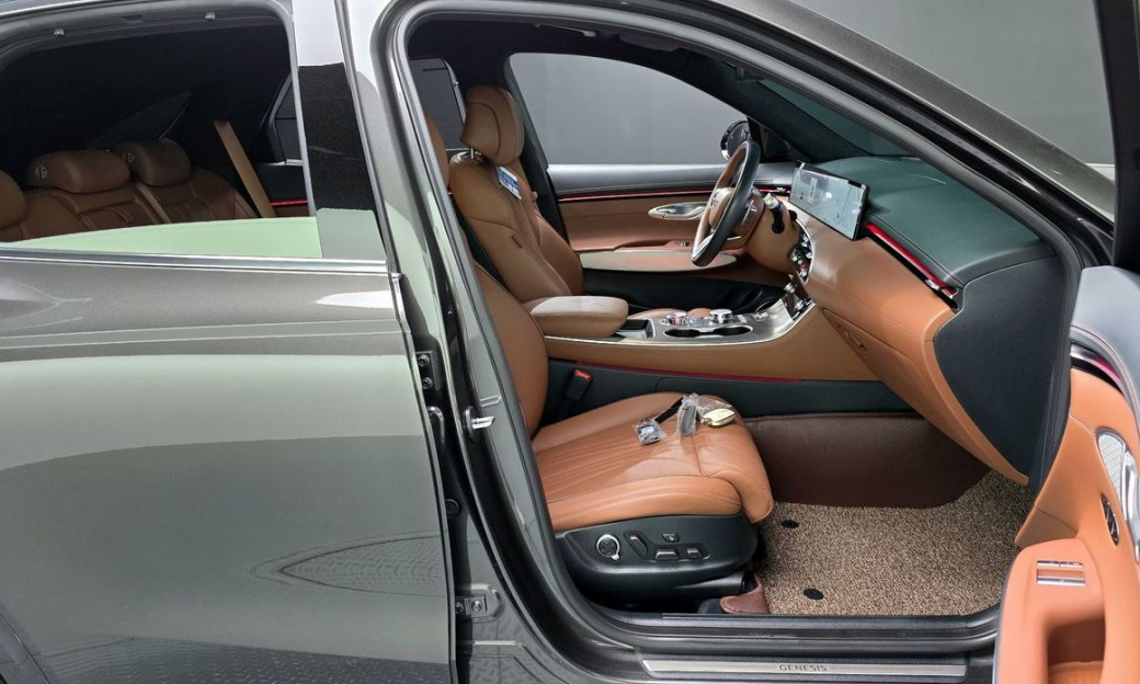 Genesis GV70 2.5T Gasoline AWD, 2025