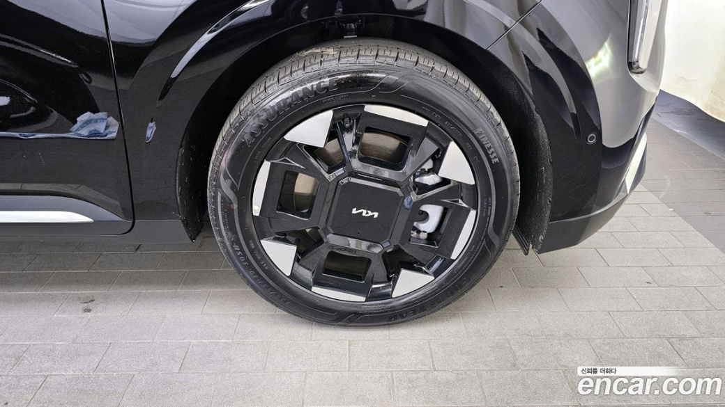 Kia Carnival 9-Seater Noblesse, 2024