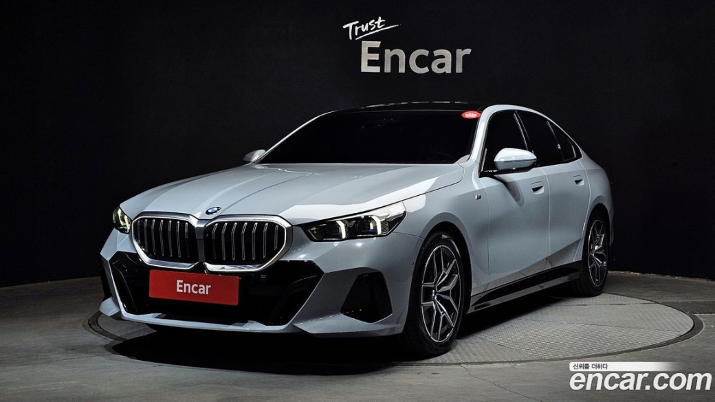 BMW 5-Series 520i M Sport, 2025