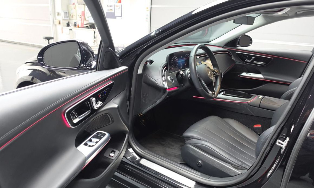 Mercedes-Benz E-Class E200 Avantgarde, 2024