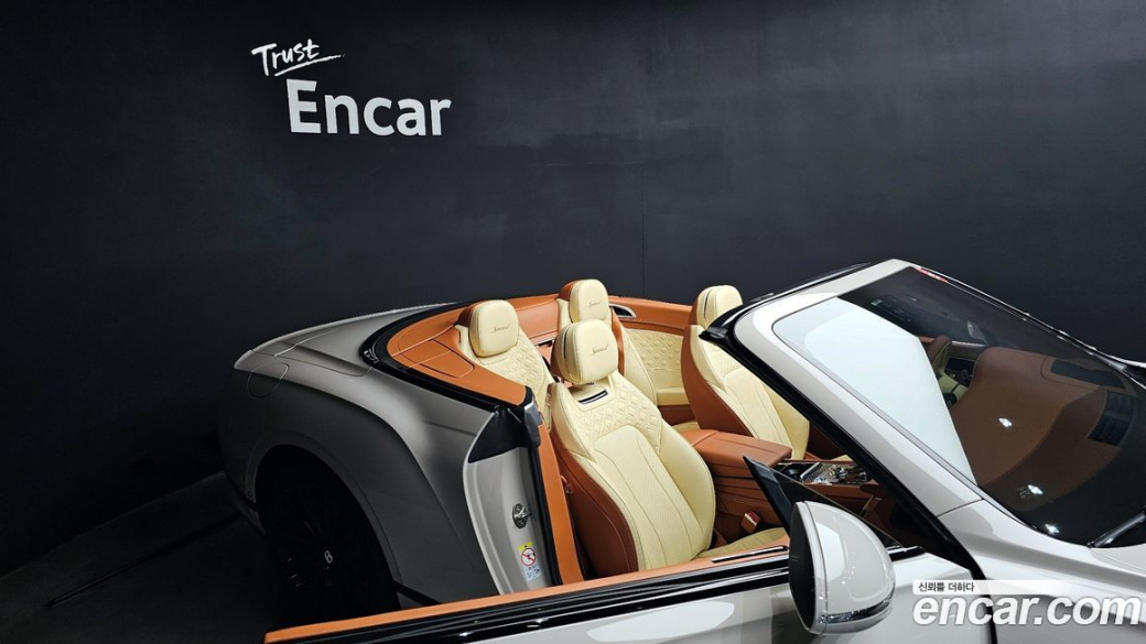 Bentley Continental 6.0 GTC, 2022