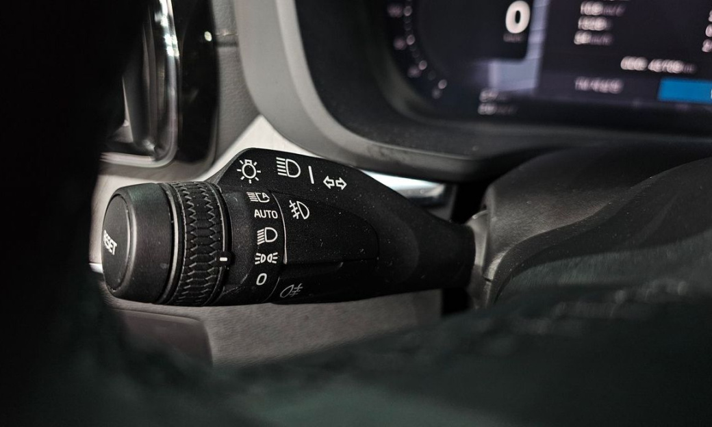 Volvo XC60 B6 Ultra Bright, 2025