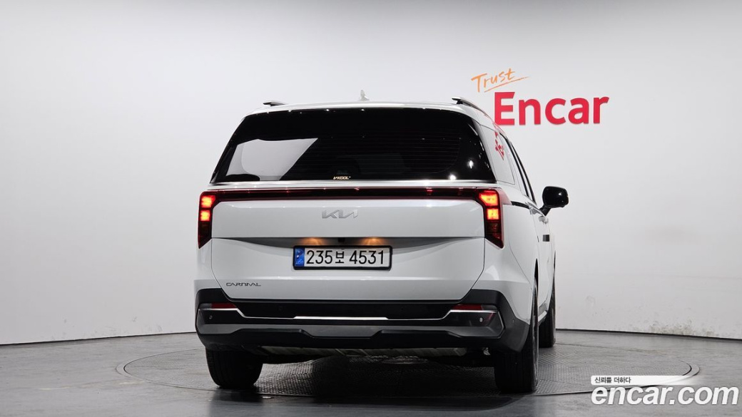 Kia Carnival 9-Seater Signature, 2025