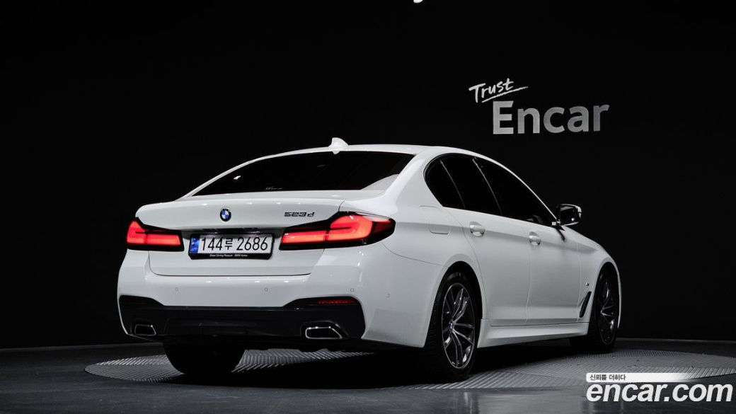 BMW 5-Series 523d M Sport, 2023