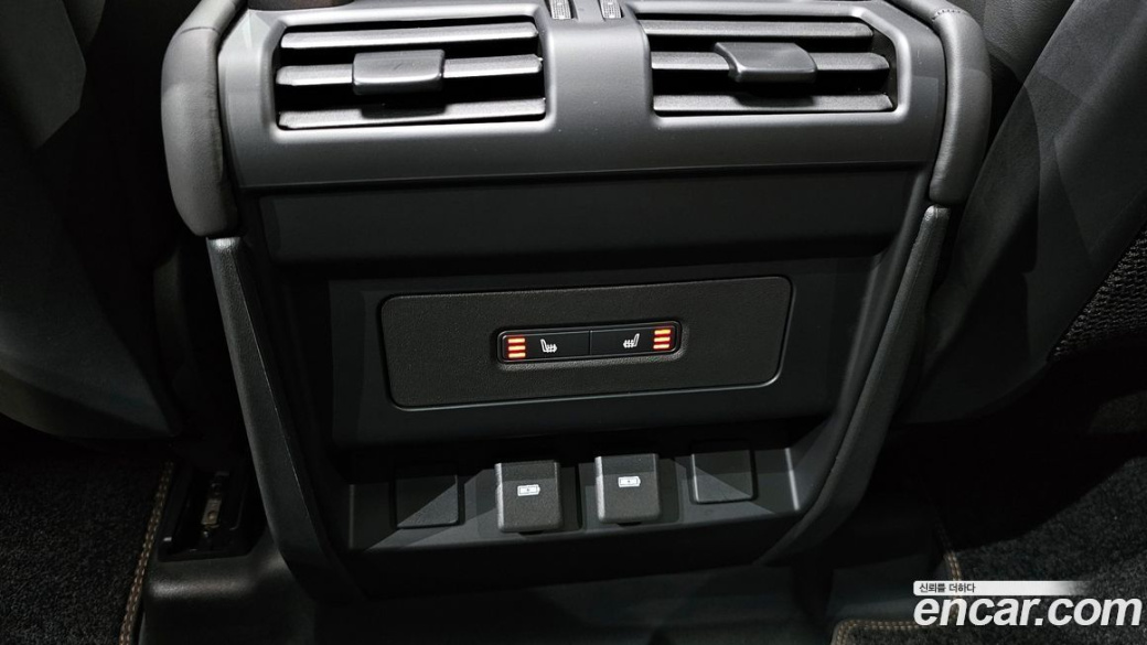 Land Rover Defender 110 P300 X-Dynamic SE, 2024