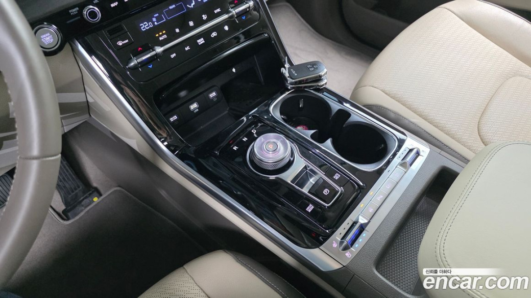 Kia Carnival 9-Seater Signature, 2023