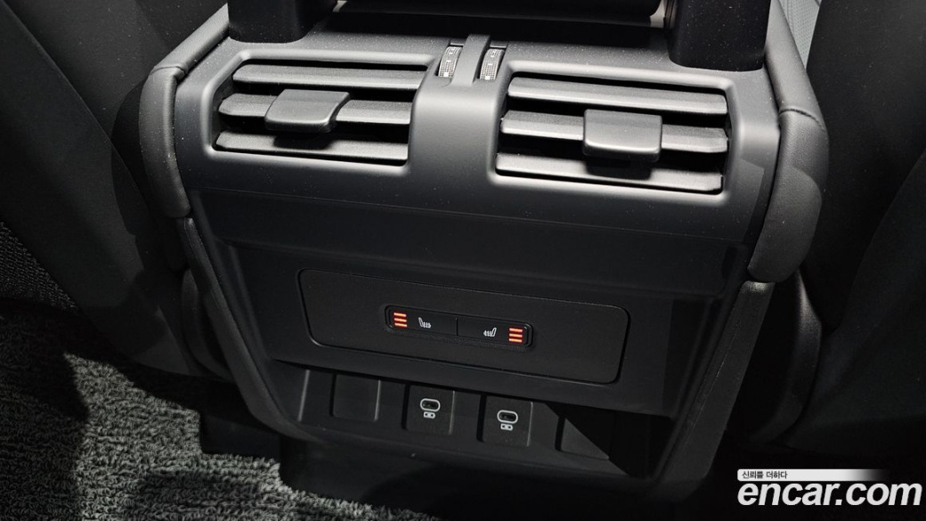 Land Rover Defender 110 P300 X-Dynamic SE, 2025