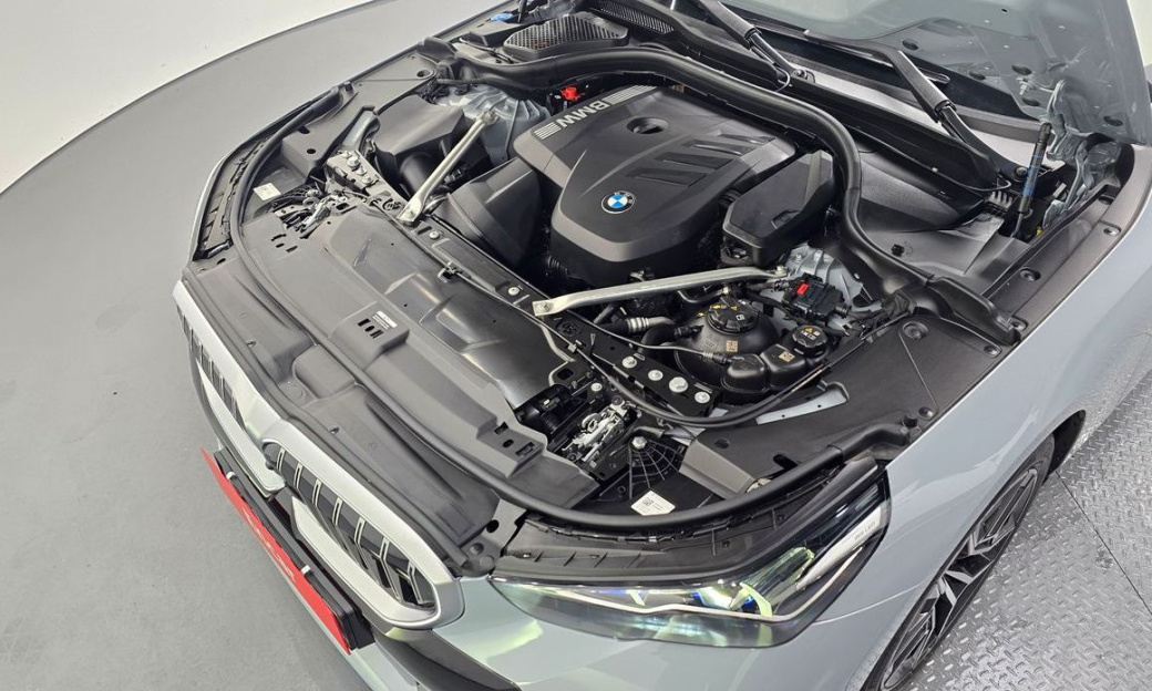 BMW 5-Series 520i M Sport, 2025