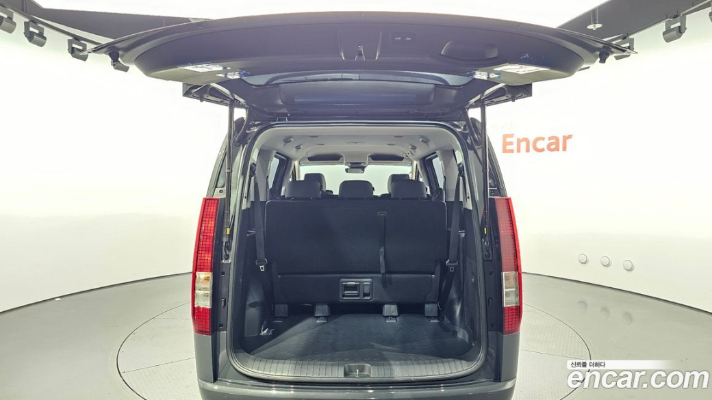 Hyundai Staria Tourer 9-Seater, 2025