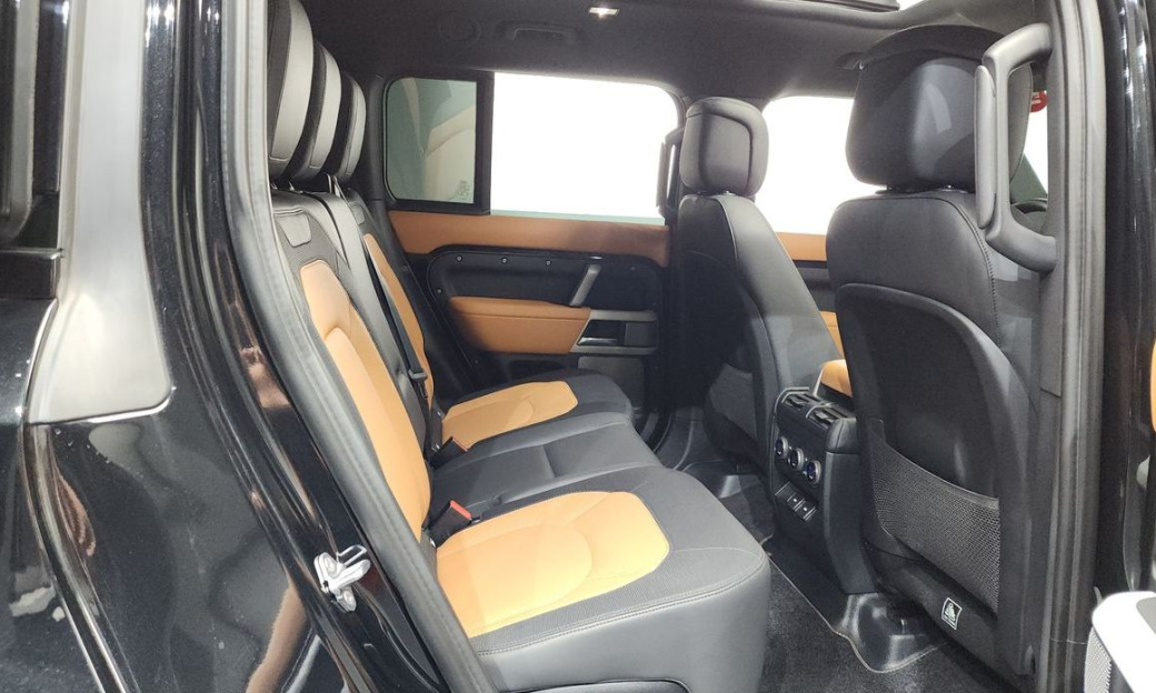 Land Rover Defender 130 D300 X-Dynamic HSE, 2023