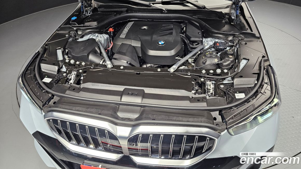 BMW 5-Series 520i M Sport, 2025