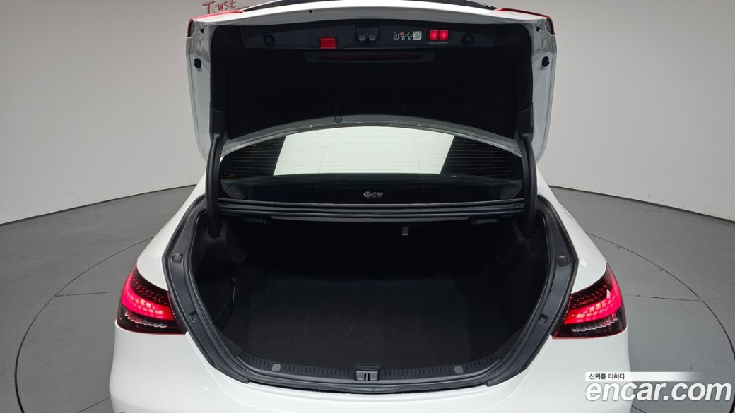 Mercedes-Benz E-Class E250 AMG Line, 2023