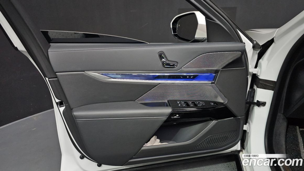 BMW 7-Series 740d xDrive M Sport, 2025