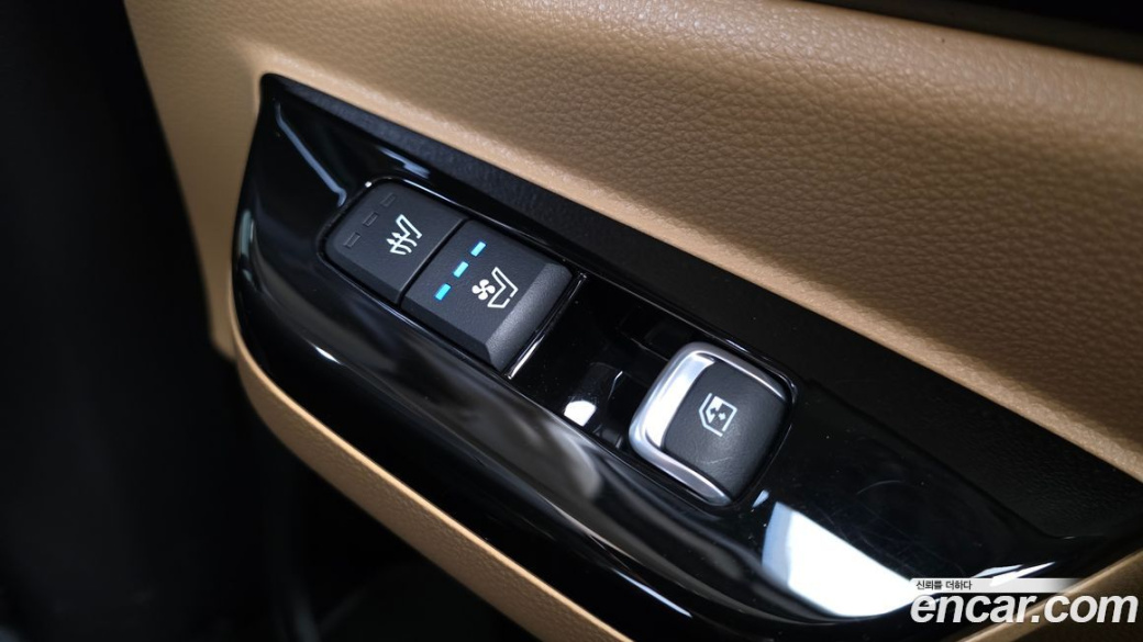 Kia Carnival 9-Seater Signature, 2023