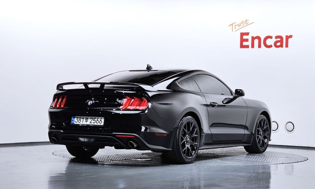 Ford Mustang Coupe, 2022