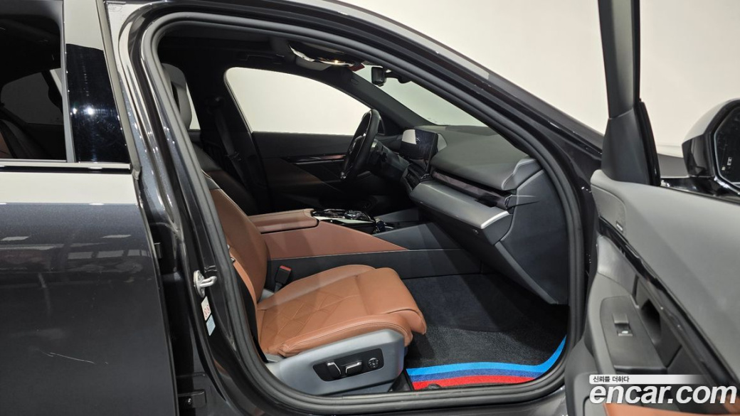 BMW 5-Series 530i xDrive, 2024
