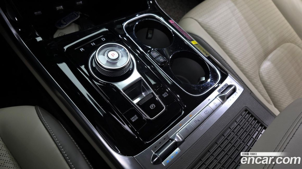 Kia Carnival 9-Seater Hi-Limousine, 2021