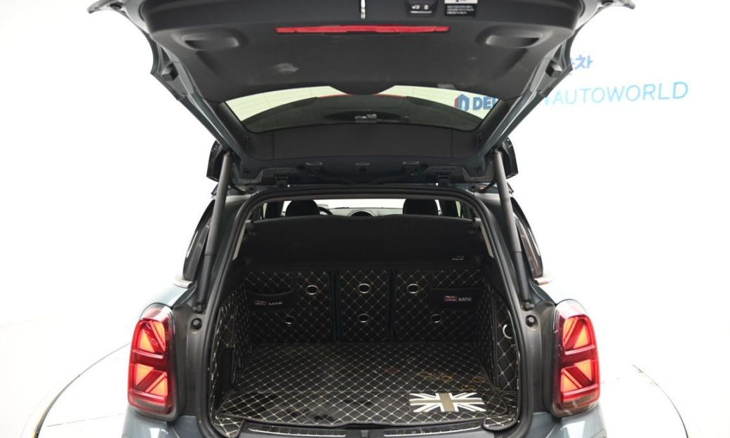 Mini Countryman ALL4 Classic Launch Pack, 2023