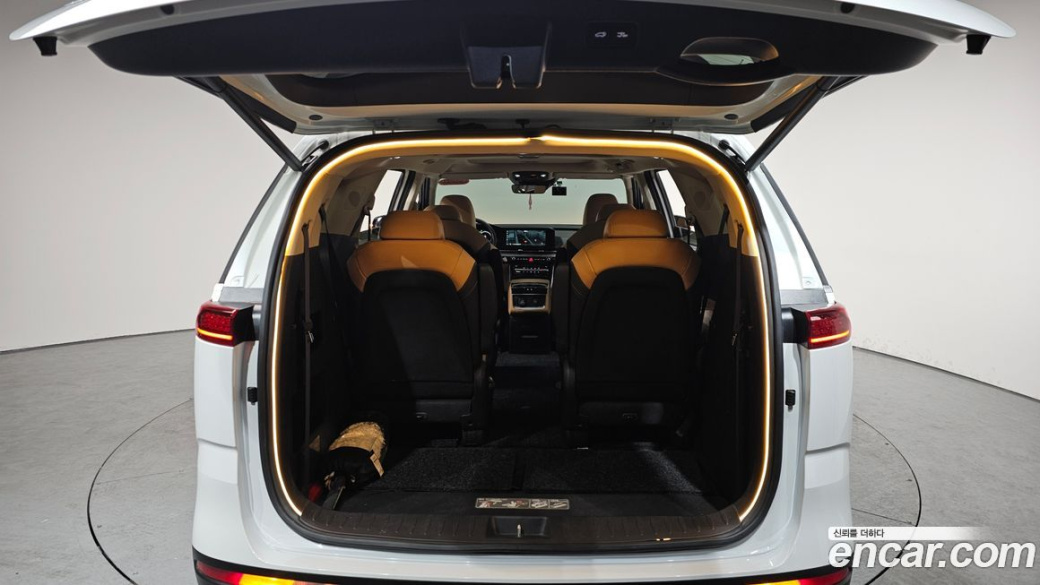 Kia Carnival 9-Seater Signature, 2023