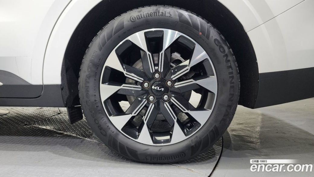 Kia Carnival 9-Seater Signature, 2023