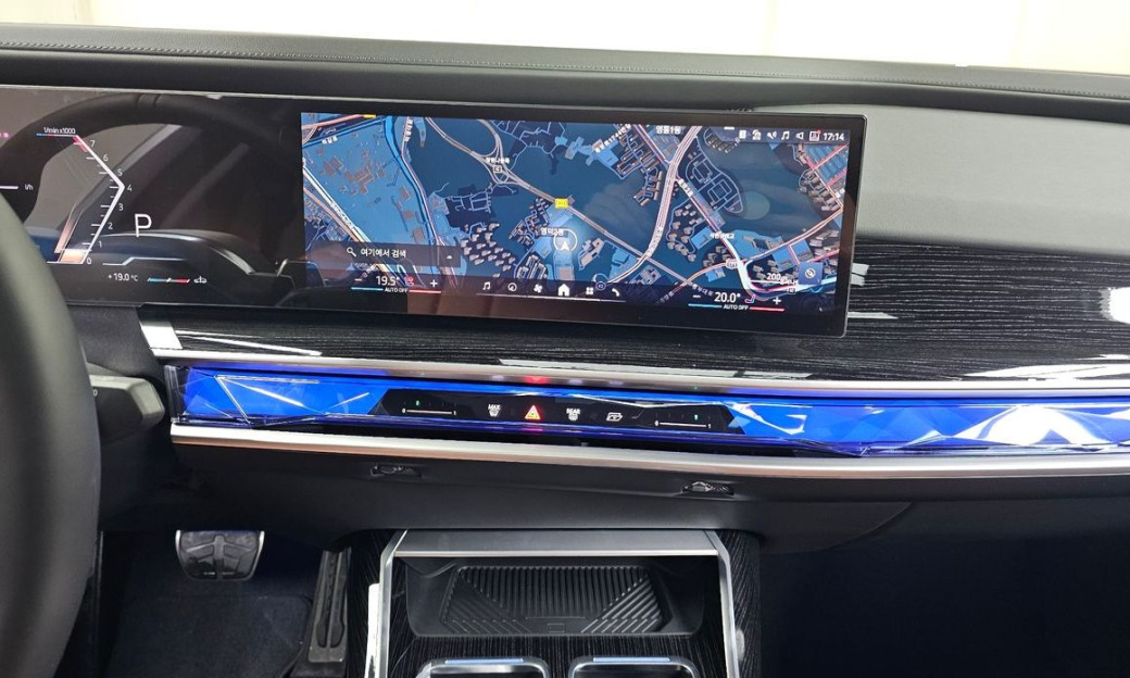 BMW 7-Series 740i xDrive M Sport, 2025