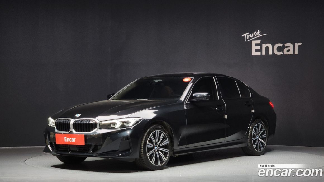BMW 3-Series 320i, 2025
