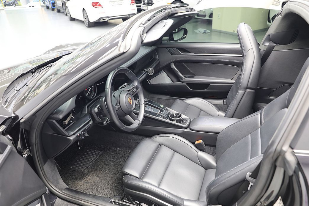 Porsche 911 Targa 4 GTS, 2023