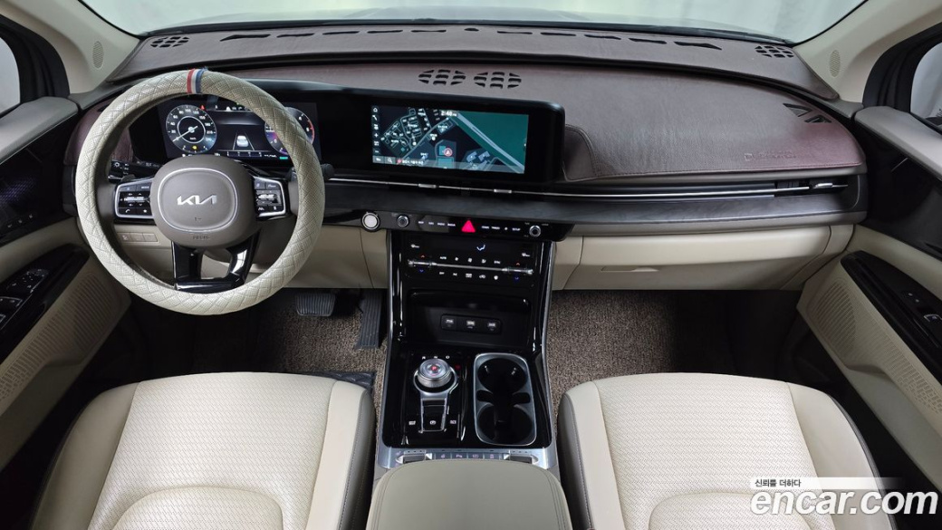 Kia Carnival 7-Seater Signature, 2022