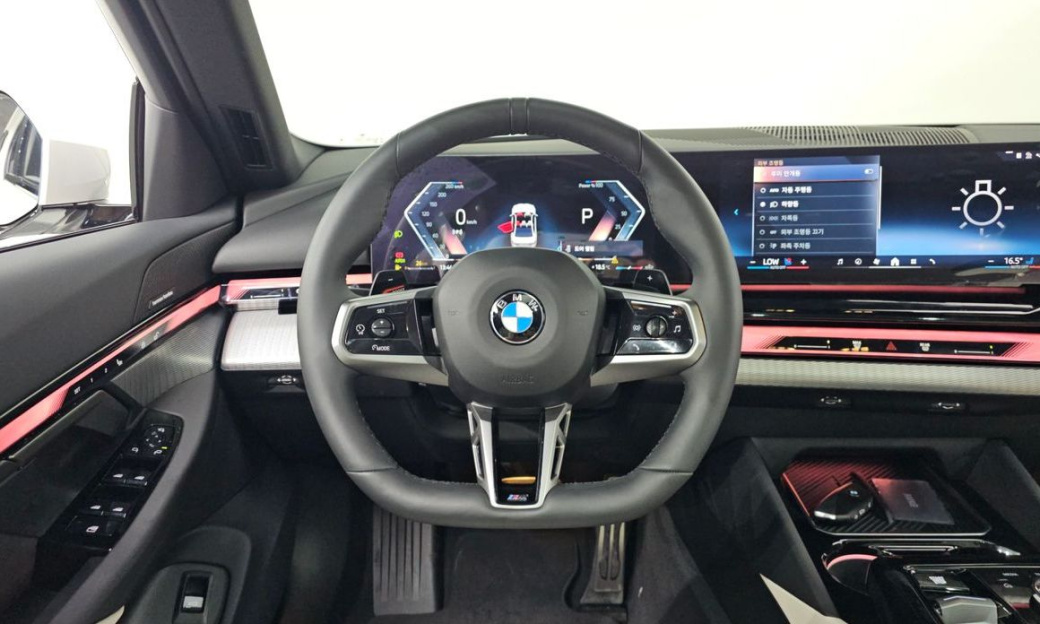 BMW 5-Series 520i M Sport, 2025