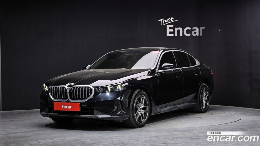 BMW 5-Series 523d, 2024