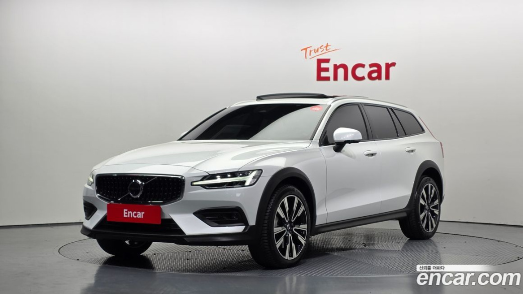 Volvo V60 B5 Ultimate AWD, 2023