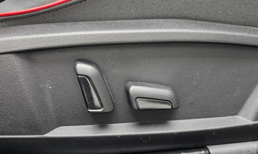 Volkswagen Golf 2.0 GTI, 2024