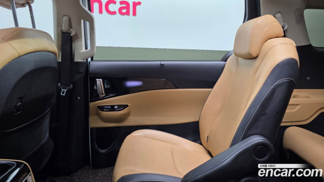 Kia Carnival 9-Seater Signature, 2023