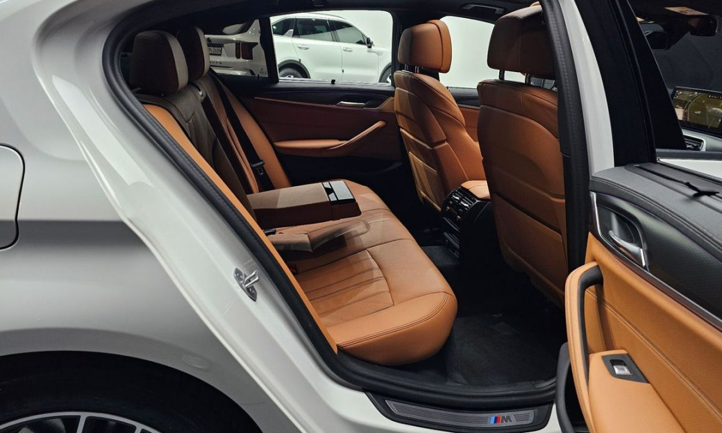 BMW 5-Series 520i M Sport, 2023