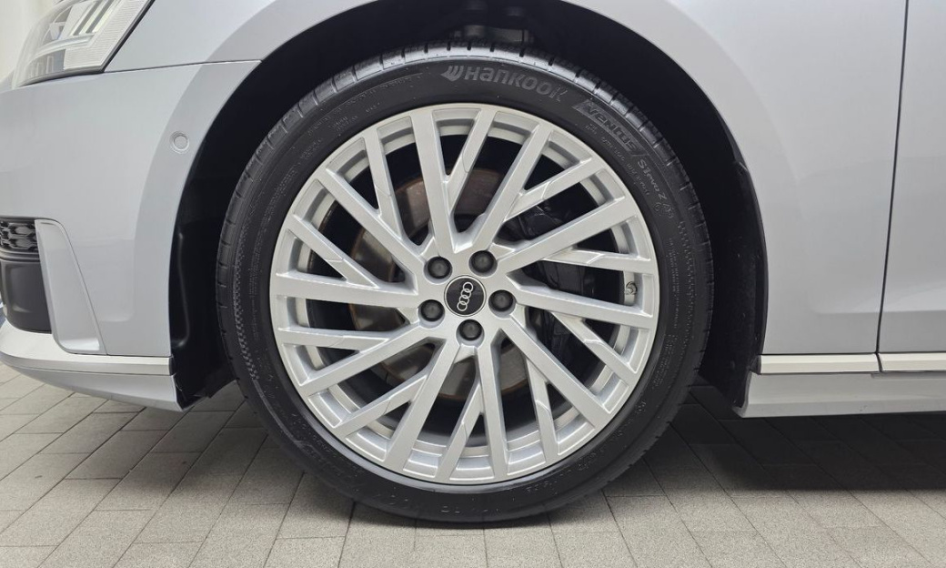Audi A8 55 TFSI Quattro LWB, 2021